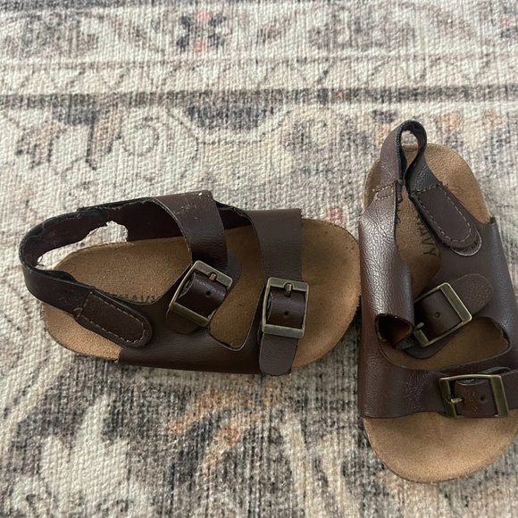 GAP Buckle Sandals - Picture 3 of 5